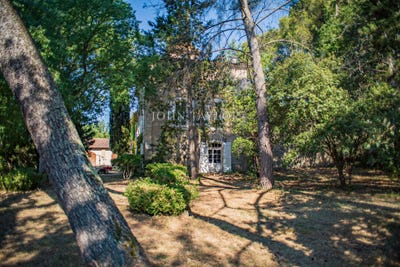/international/fr/l-isle-sur-la-sorgue-provence-alpes-cote-d-azur-310108481393/
