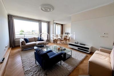 /international/fr/la-roche-sur-yon-pays-de-la-loire-310100299881/