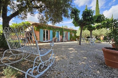/international/fr/tourtour-provence-alpes-cote-d-azur-310099655043/