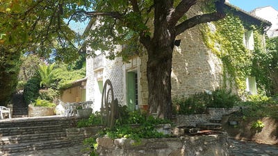 /international/fr/lamalou-les-bains-languedoc-roussillon-310107413044/