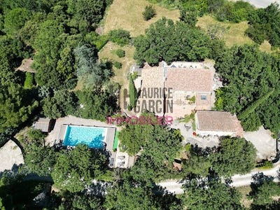 /international/fr/venasque-provence-alpes-cote-d-azur-310100277551/