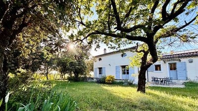 /international/fr/venasque-provence-alpes-cote-d-azur-310108928355/