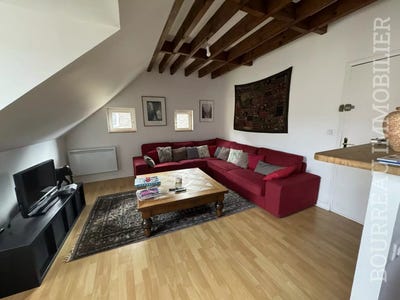 /international/fr/joigny-burgundy-120090749041/