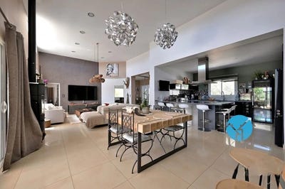 /international/fr/poulx-languedoc-roussillon-310120009703/
