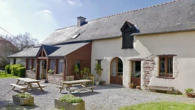 /international/fr/noyal-chatillon-sur-seiche-brittany-310105774607/
