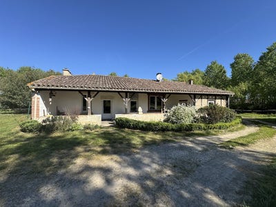 /international/fr/castelmoron-sur-lot-aquitaine-310107449972/