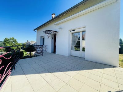 /international/fr/jumilhac-le-grand-aquitaine-310109422677/