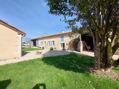 /international/fr/vanzac-charente-310106108640/