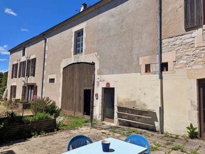 /international/fr/champs-sur-yonne-burgundy-310108465531/