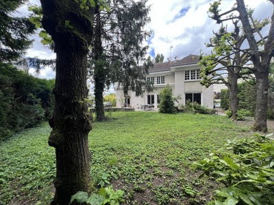 /international/fr/chalon-sur-saone-burgundy-310100067785/?lang=en