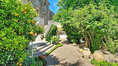 /international/fr/pezenas-languedoc-roussillon-310109112067/