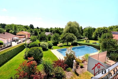 /international/fr/rue-de-bruyeres-bruyeres-rhone-310100486062/