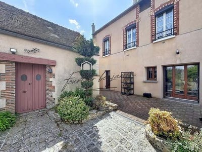 /international/fr/villenauxe-la-grande-ardennes-310109151221/
