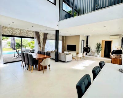 /international/fr/castelnau-le-lez-languedoc-roussillon-310108376625/