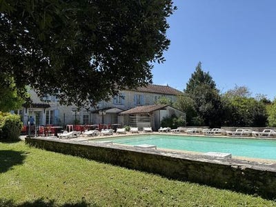 /international/fr/saint-severin-charente-310100497952/?lang=en
