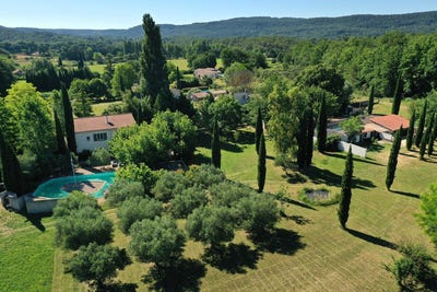 /international/fr/villecroze-hh-14914439-villecroze-provence-alpes-cote-d-azur-310100953808/