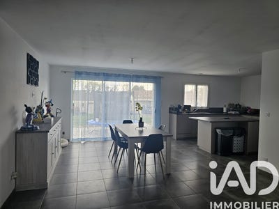 /international/fr/les-eglises-d-argenteuil-charente-310107292716/