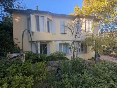 /international/fr/remoulins-languedoc-roussillon-310107023962/