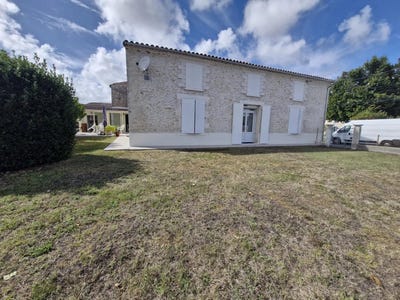 /international/fr/corme-ecluse-charente-310102933426/