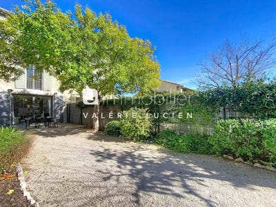 /international/fr/saint-remy-de-provence-provence-alpes-cote-d-azur-310103351220/