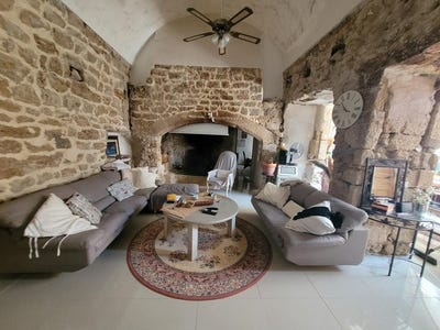 /international/fr/autignac-languedoc-roussillon-120096602552/