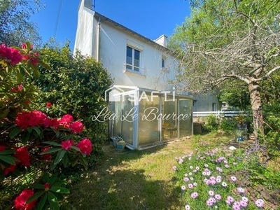 /international/fr/quimper-brittany-310107621752/