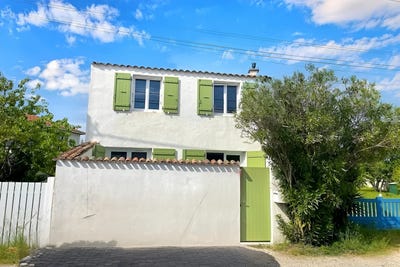 /international/fr/le-chateau-d-oleron-charente-310098803960/