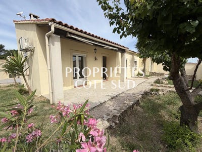 /international/fr/rochefort-du-gard-languedoc-roussillon-310108595860/