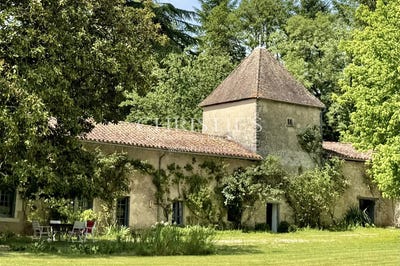 /international/fr/angouleme-charente-310108330551/