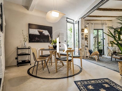 /international/fr/uzes-languedoc-roussillon-310108974396/?lang=th