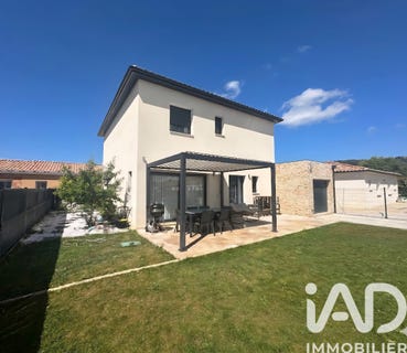 /international/fr/laudun-l-ardoise-languedoc-roussillon-310108158995/
