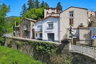 /international/fr/avene-languedoc-roussillon-310107922404/