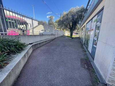 /international/fr/chemin-des-combes-antibes-provence-alpes-cote-d-azur-310104866205/