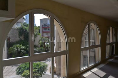 /international/fr/arles-provence-alpes-cote-d-azur-310100298369/