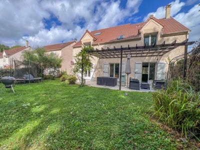 /international/fr/le-mesnil-saint-denis-ile-de-france-310108971943/