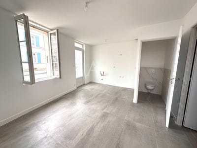 /international/fr/saintes-charente-310104465249/