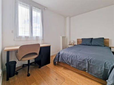 /international/fr/tours-centre-val-de-loire-310106335223/
