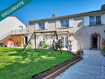 /international/fr/montrevault-sur-evre-pays-de-la-loire-310108602042/