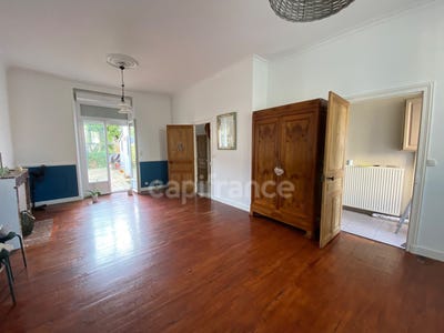 /international/fr/thouars-charente-310119359148/