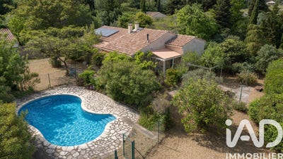 /international/fr/estezargues-languedoc-roussillon-310108002327/