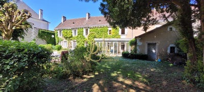/international/fr/champigny-sur-veude-centre-val-de-loire-310103155174/