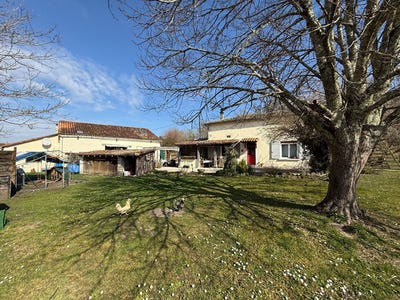 /international/fr/combiers-charente-310107599158/