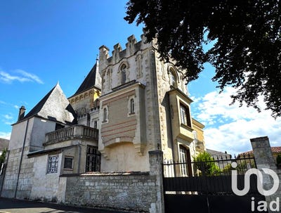 /international/fr/fontenay-le-comte-pays-de-la-loire-310100598205/