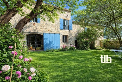 /international/fr/vacquieres-languedoc-roussillon-310106484974/