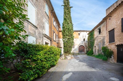 /international/fr/villars-provence-alpes-cote-d-azur-310097821711/?lang=en