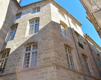 /international/fr/pezenas-languedoc-roussillon-310104117102/