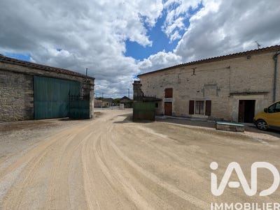 /international/fr/echallat-charente-310108372990/
