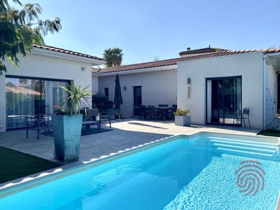 /international/fr/servian-languedoc-roussillon-310107295654/
