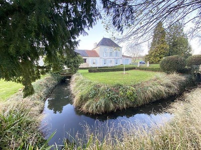 /international/fr/neuville-de-poitou-charente-310105212347/