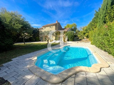 /international/fr/carpentras-provence-alpes-cote-d-azur-310110414017/